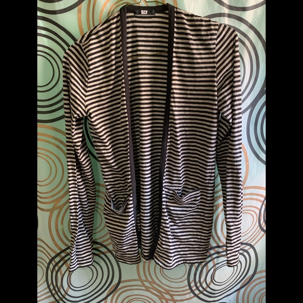 🔥5/$25- Sly Cadigan Sweater Sz S